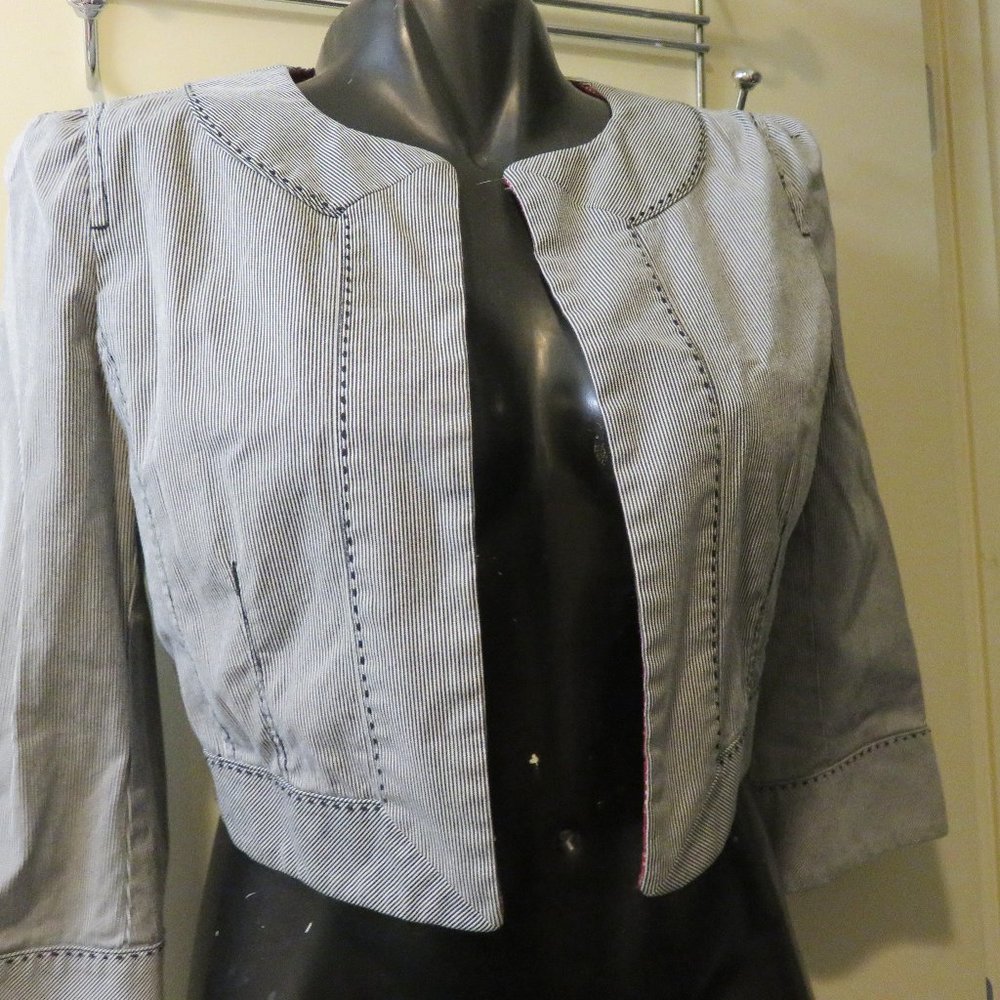 ANN TAYLOR LOFT SHORT BLAZER/JACKET...SZ 6..STRIPE